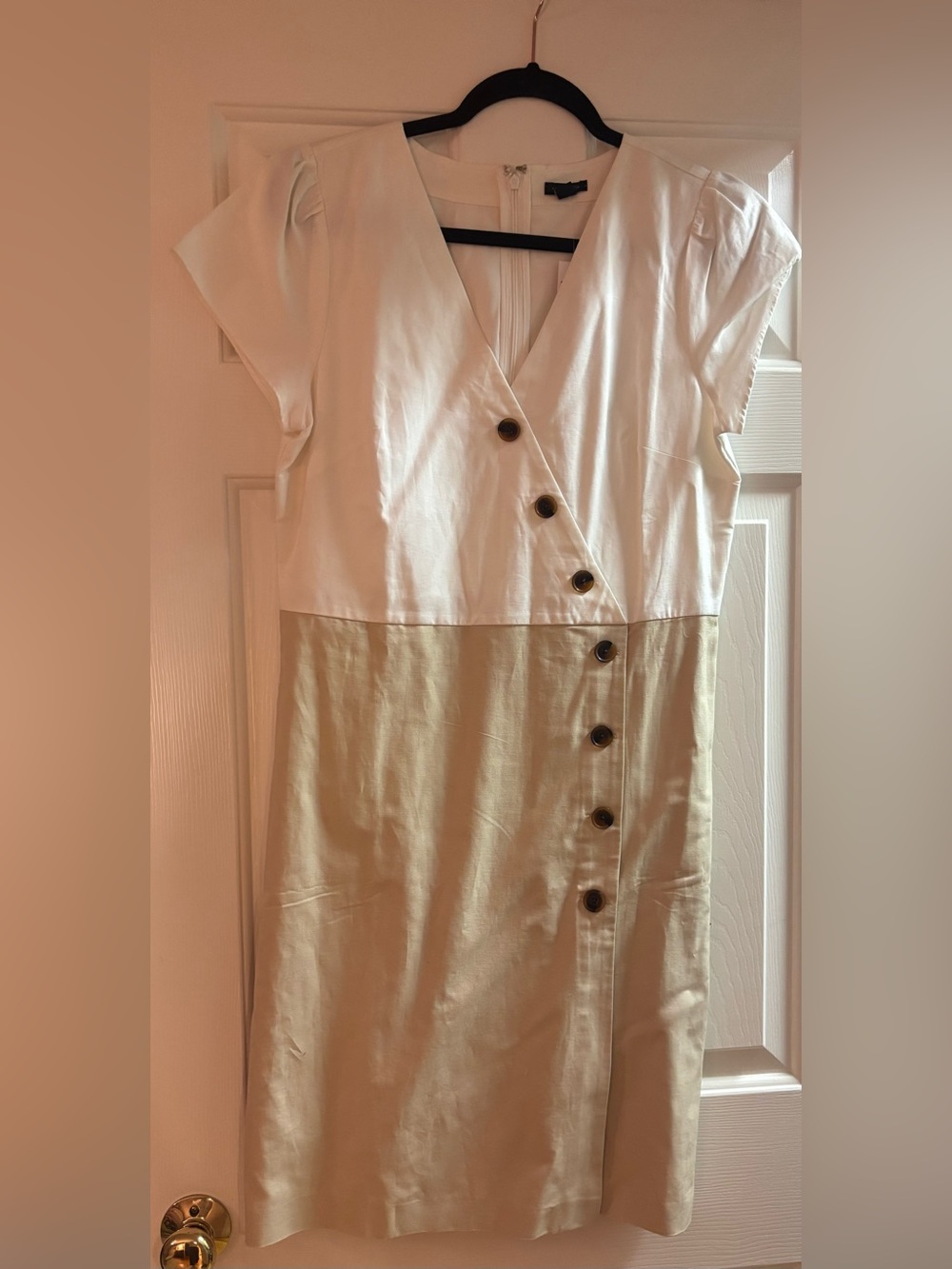 Ann Taylor, Size 8, NWT Two-Tone White and Beige Button-Front Women’s Dress